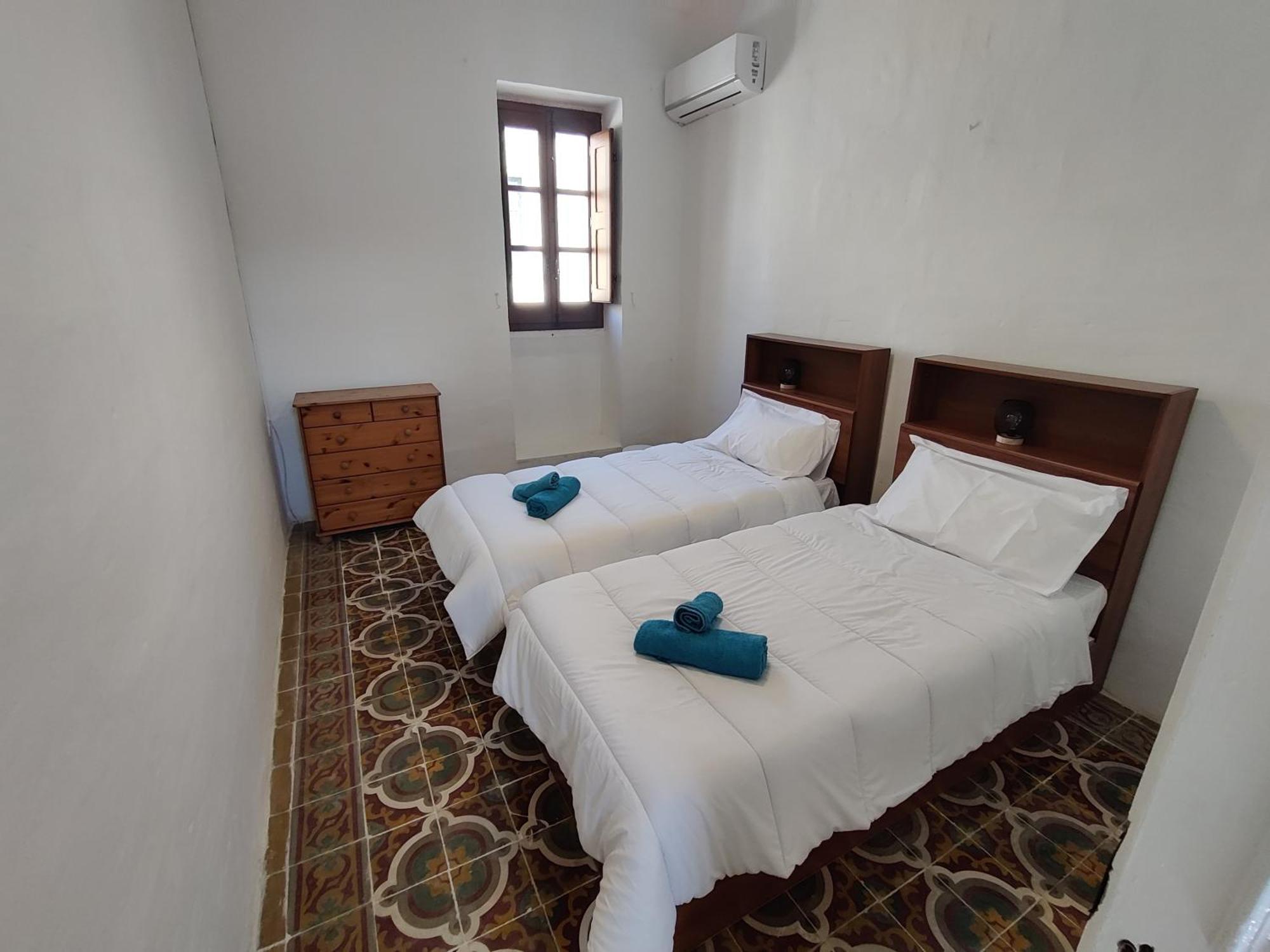 Peaceful Traditional Maltese Townhouse Luqa Esterno foto