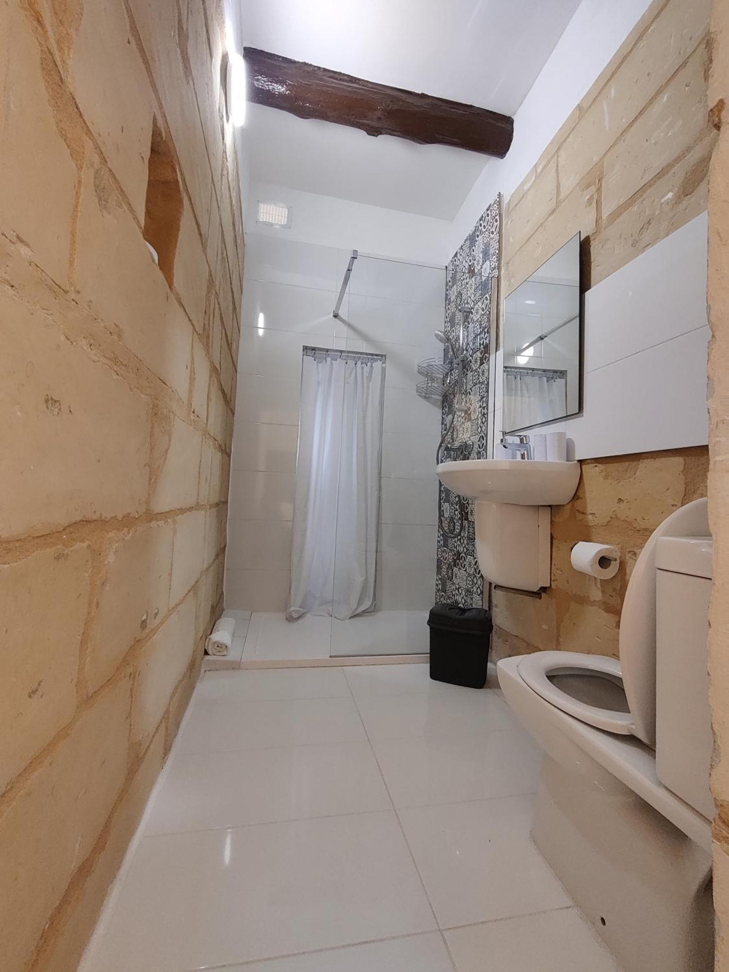 Peaceful Traditional Maltese Townhouse Luqa Esterno foto